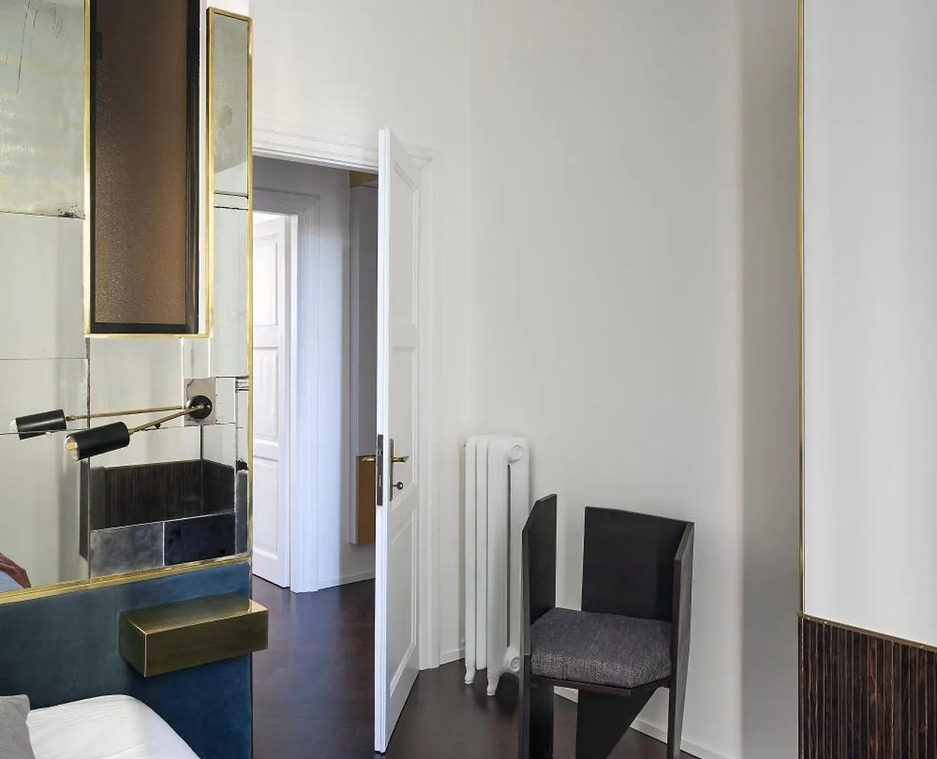 Sophisticated Milan Apartment With Italian Charm 0*,