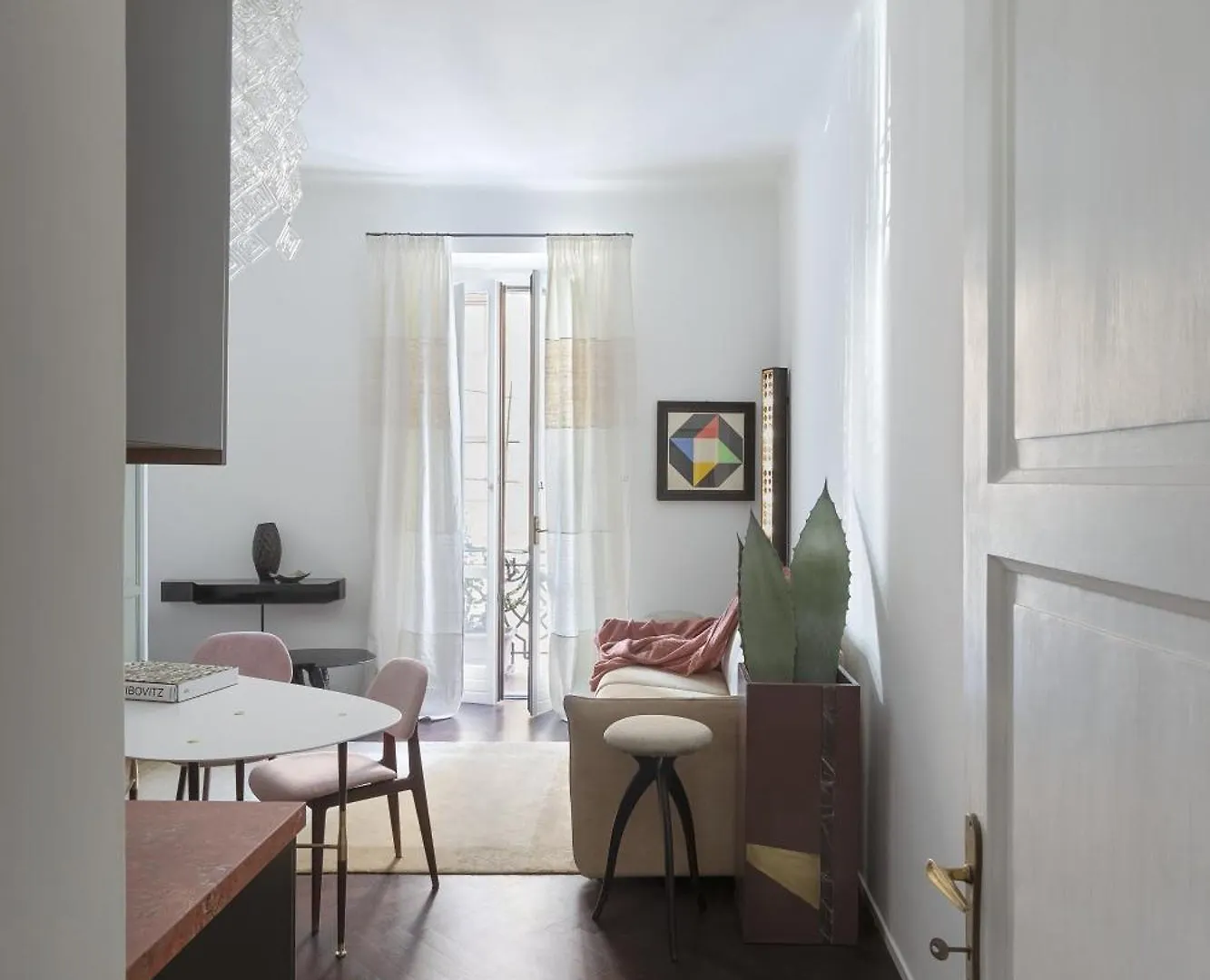 Sophisticated Milan Apartment With Italian Charm location